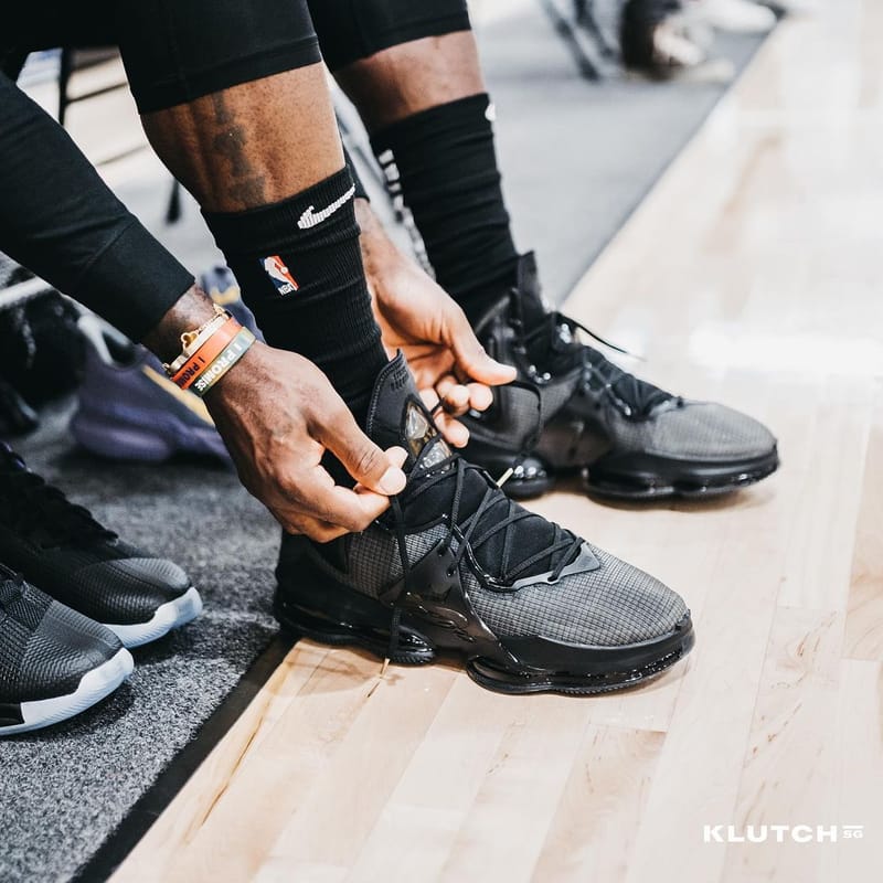 nike lbj 19