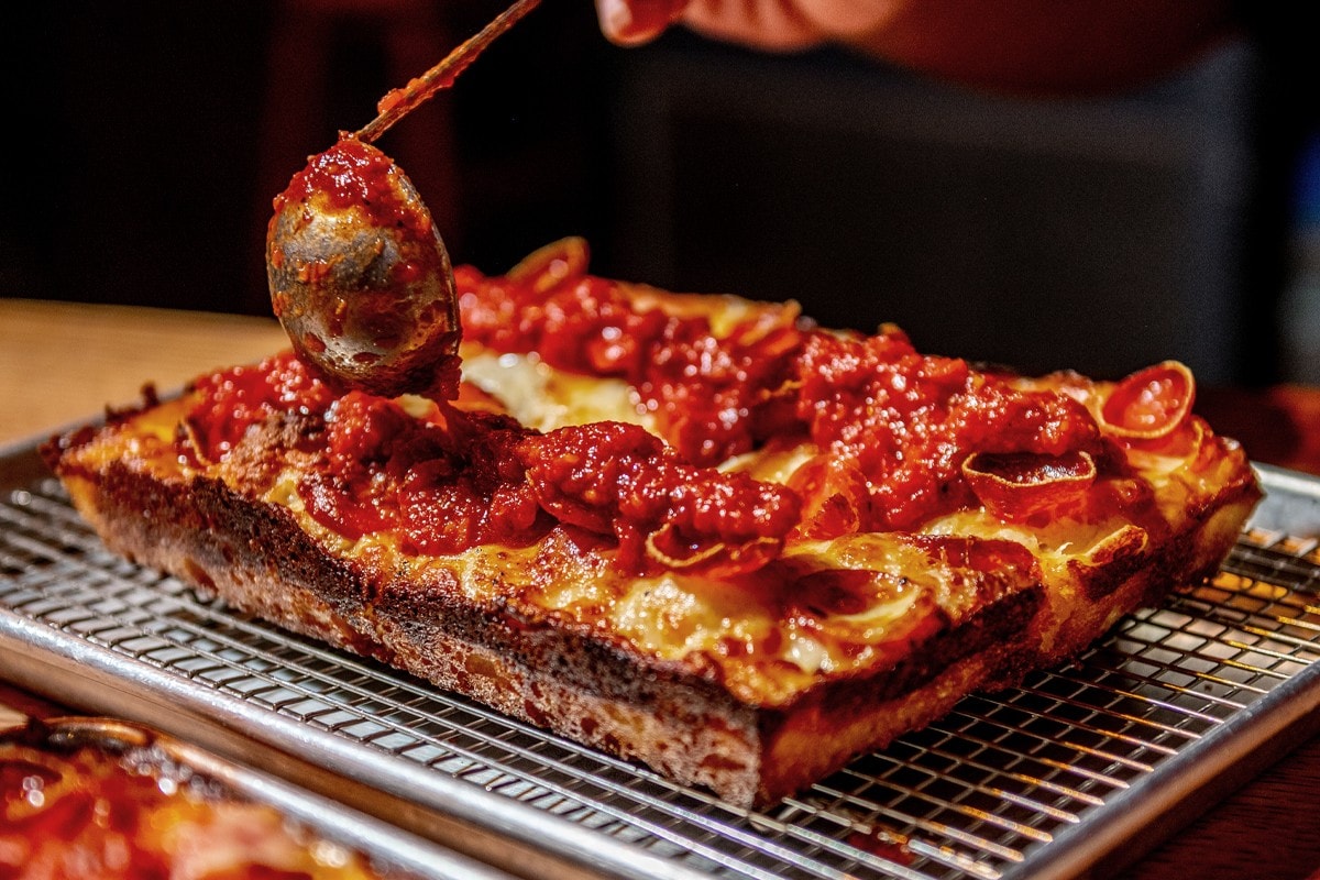 Pizza Hut 宣佈再次推出「底特律式義式臘腸 Pizza」