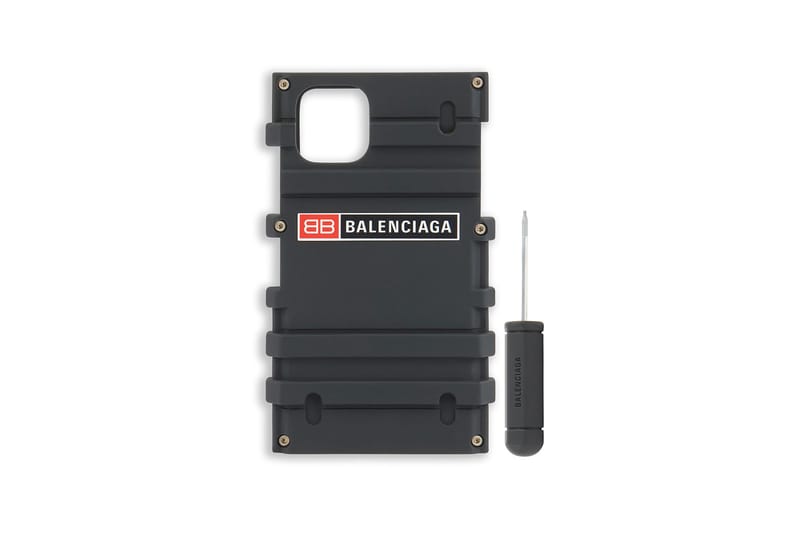Balenciaga 推出要價 $395 美金「工具箱」iPhone 12 手機殼