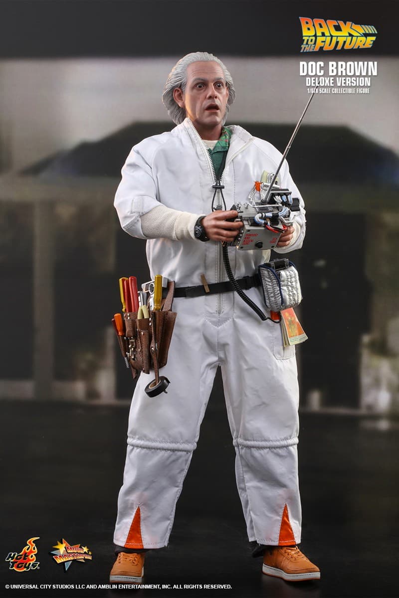 Hot Toys 推出全新 1:6 比例《回到未來》兩大主角限量版雕塑模型