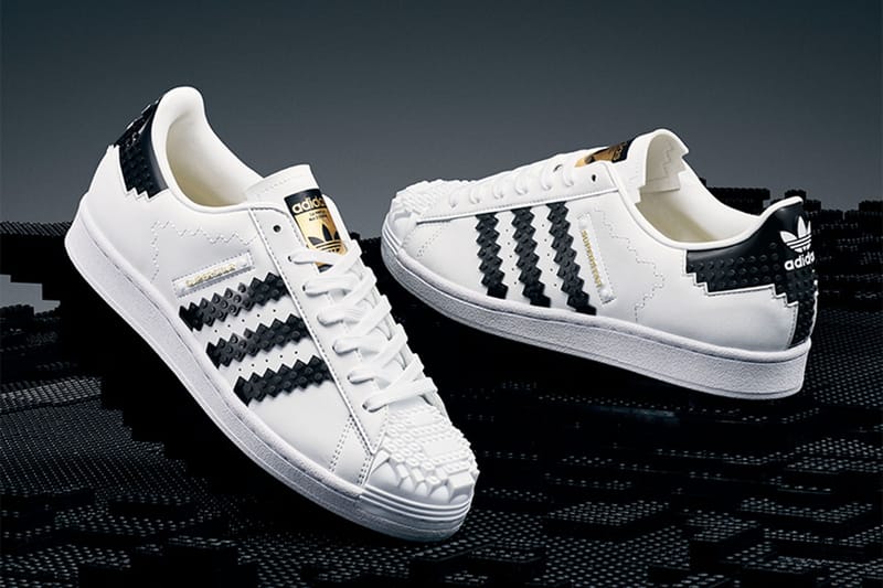 LEGO® 與 adidas Originals 聯手展示玩具與運動鞋無分邊界
