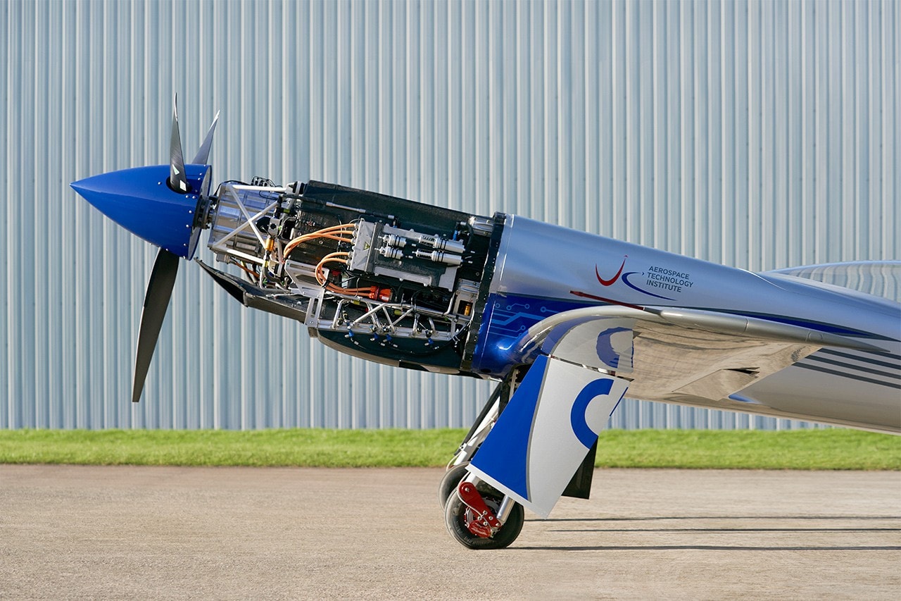 Rolls-Royce 品牌首架純電能飛機成功完成試飛