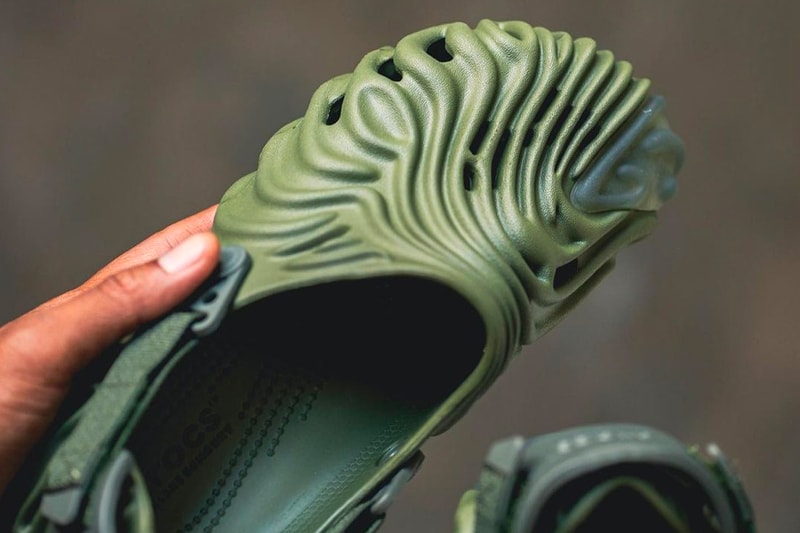 Salehe Bembury 親自曝光 Crocs Classic Clog 聯乘鞋款兩種全新配色