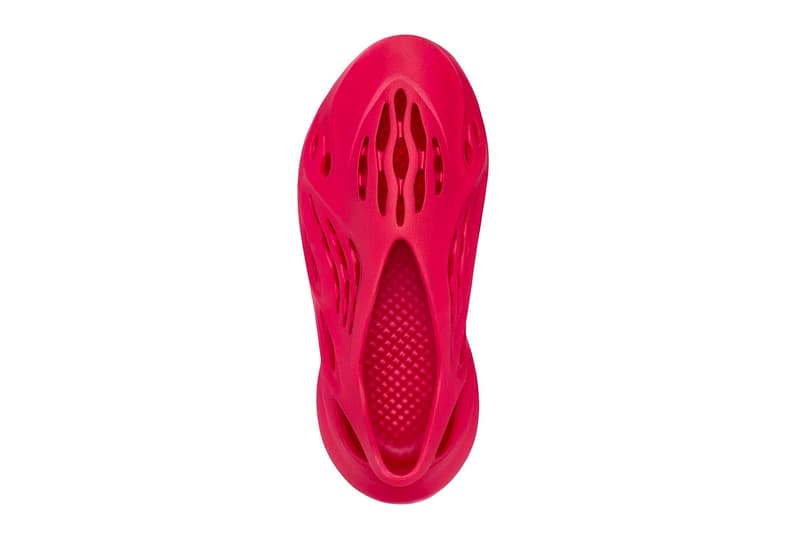 adidas YEEZY Foam Runner 最新配色「Vermillion」官方圖輯正式發佈