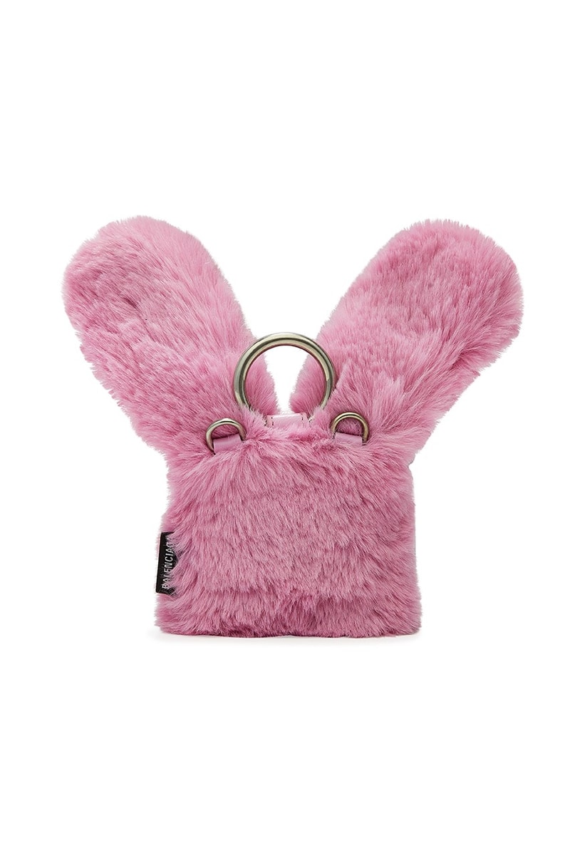 Balenciaga 推出全新 Apple iPhone、Airpods 粉紅兔主題保護殼
