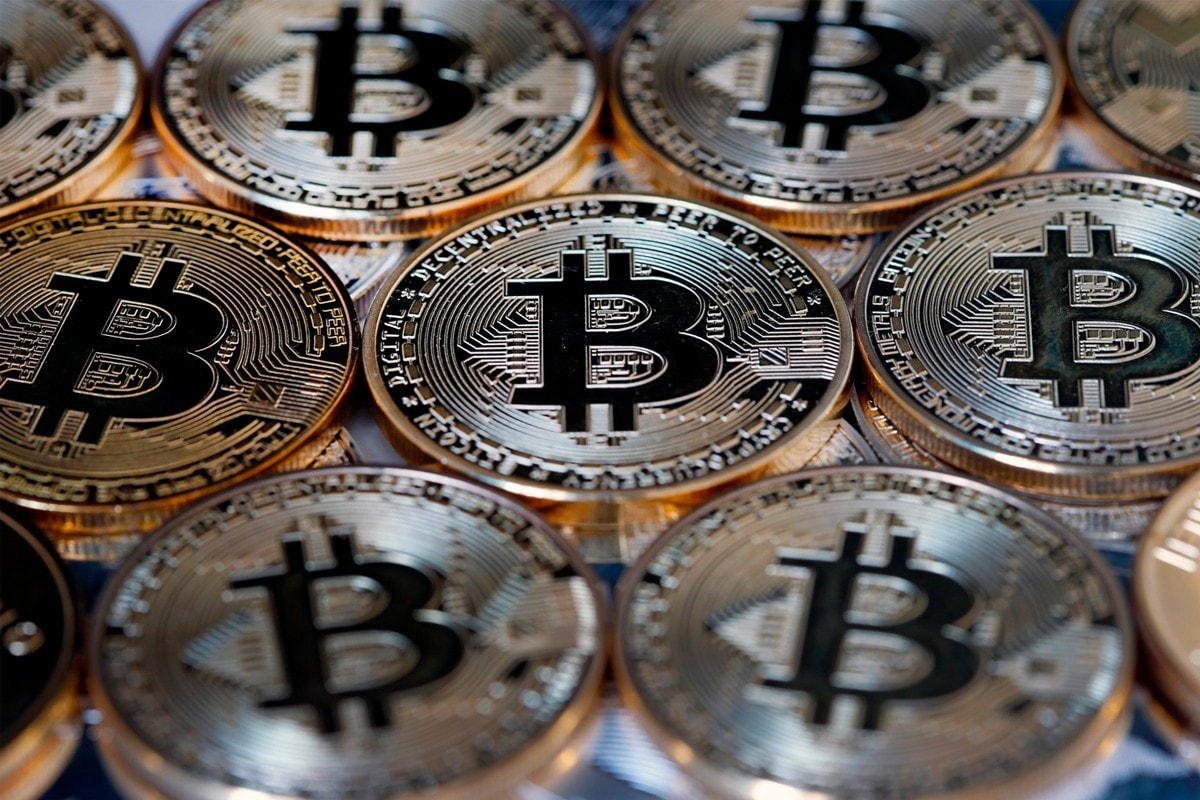 Bitcoin 比特幣突破歷史新高 $66,000 美元
