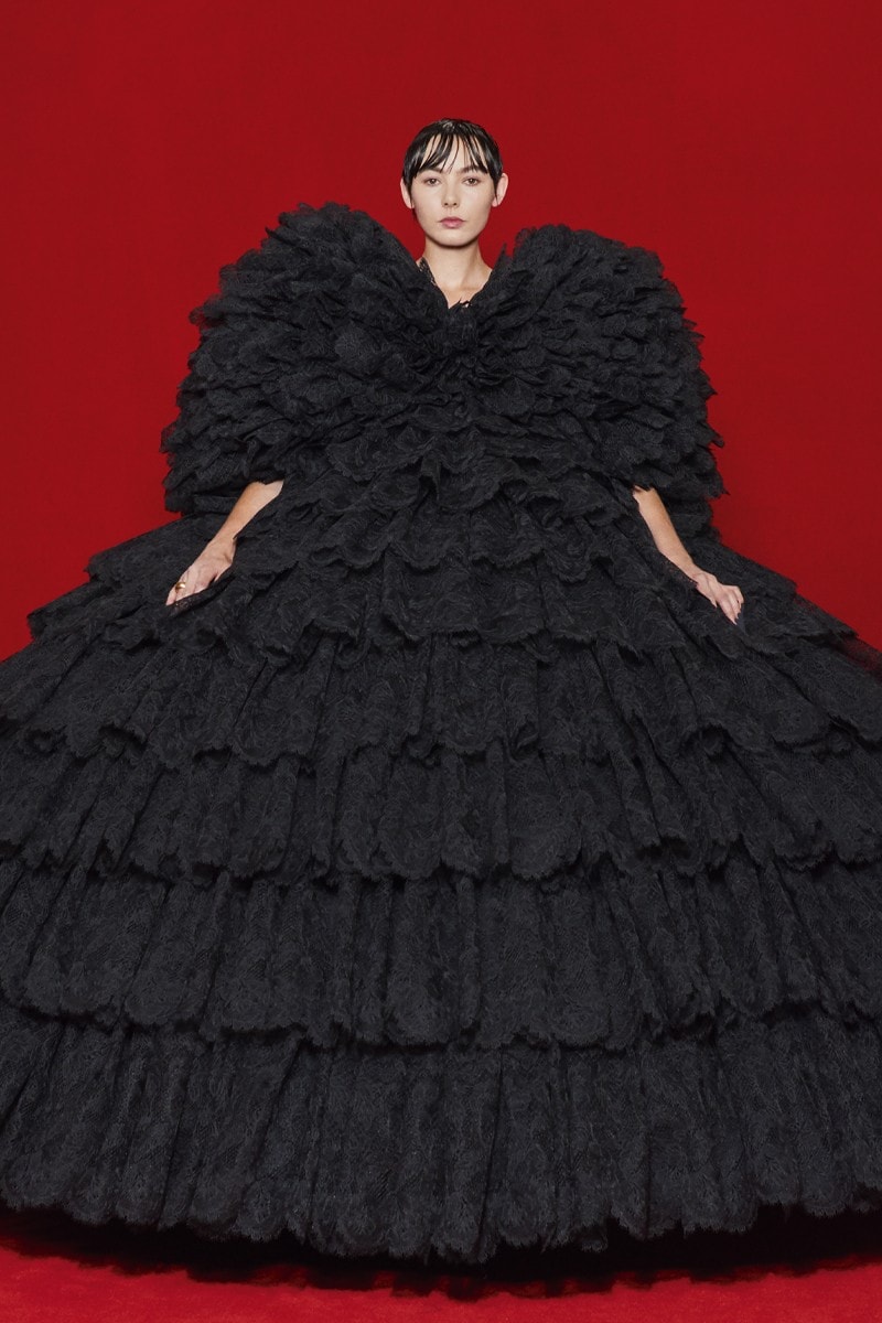 「模糊化」的街頭正裝｜Balenciaga 2022 春夏系列正式登場