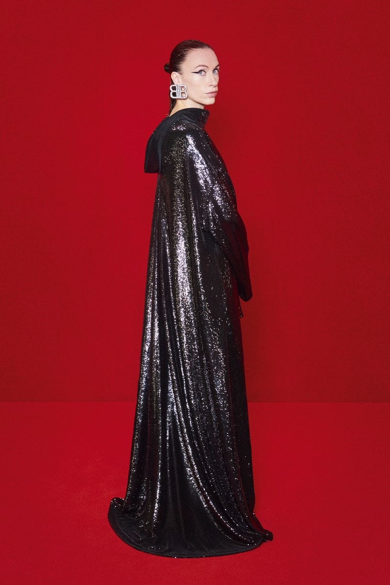 「模糊化」的街頭正裝｜Balenciaga 2022 春夏系列正式登場