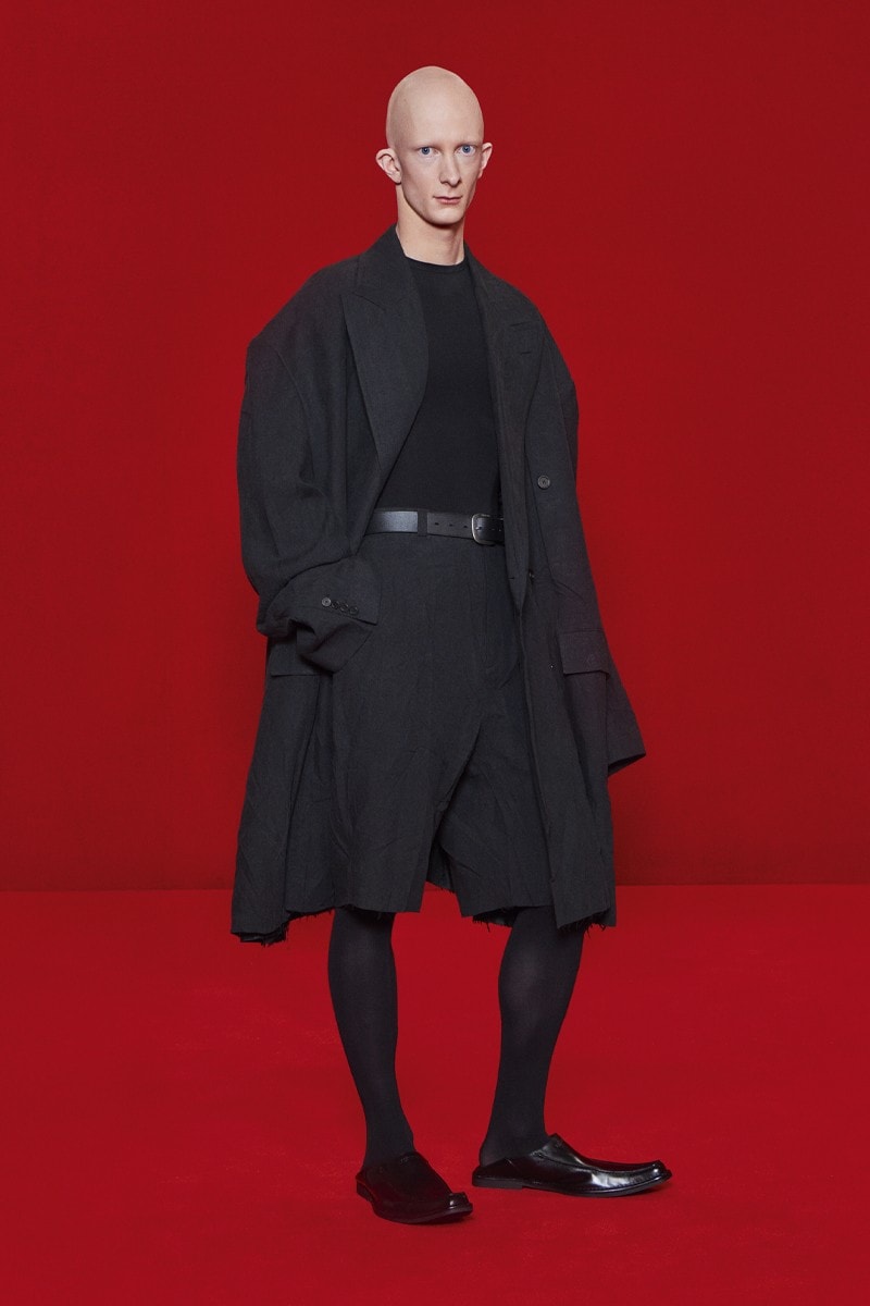 「模糊化」的街頭正裝｜Balenciaga 2022 春夏系列正式登場