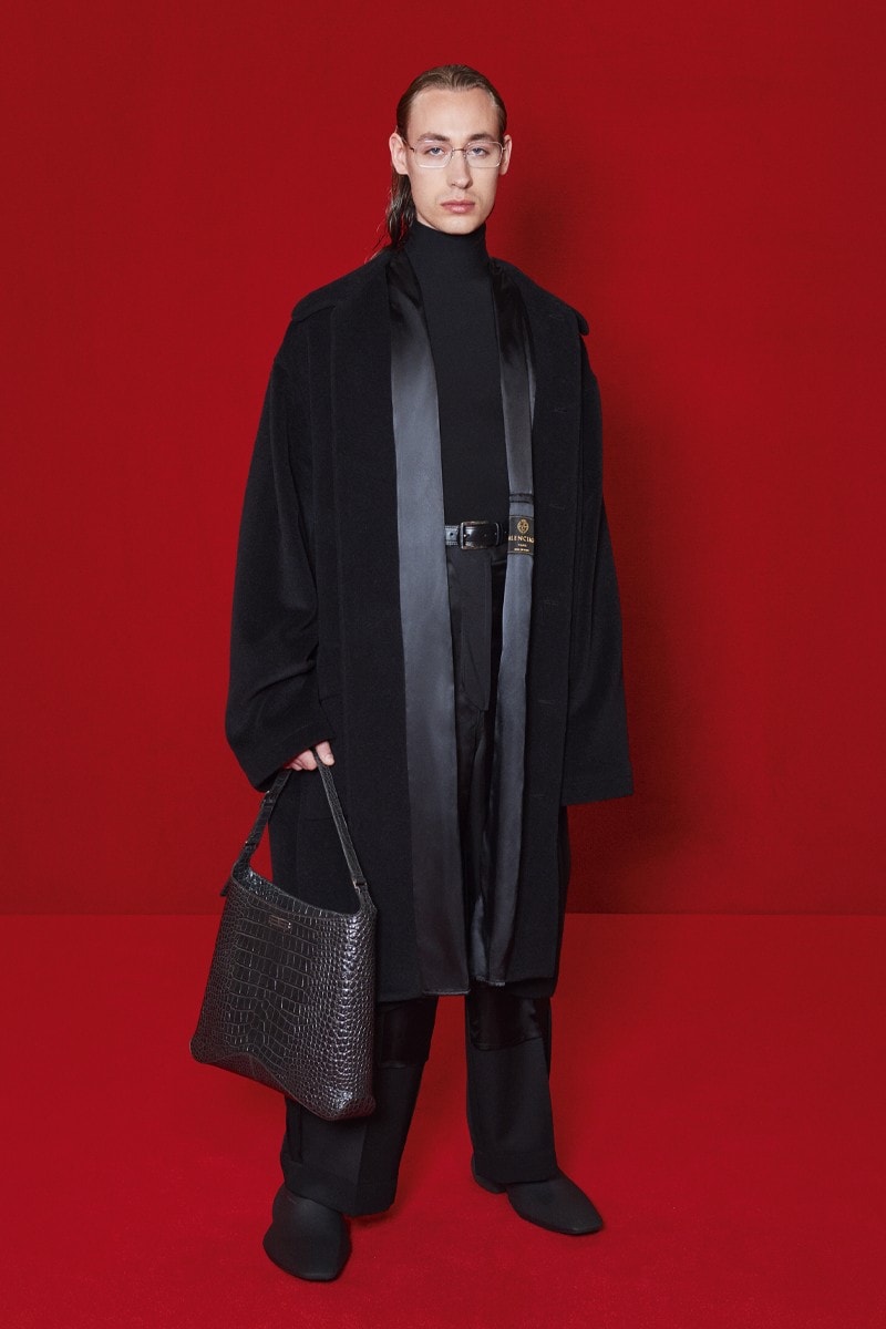 「模糊化」的街頭正裝｜Balenciaga 2022 春夏系列正式登場