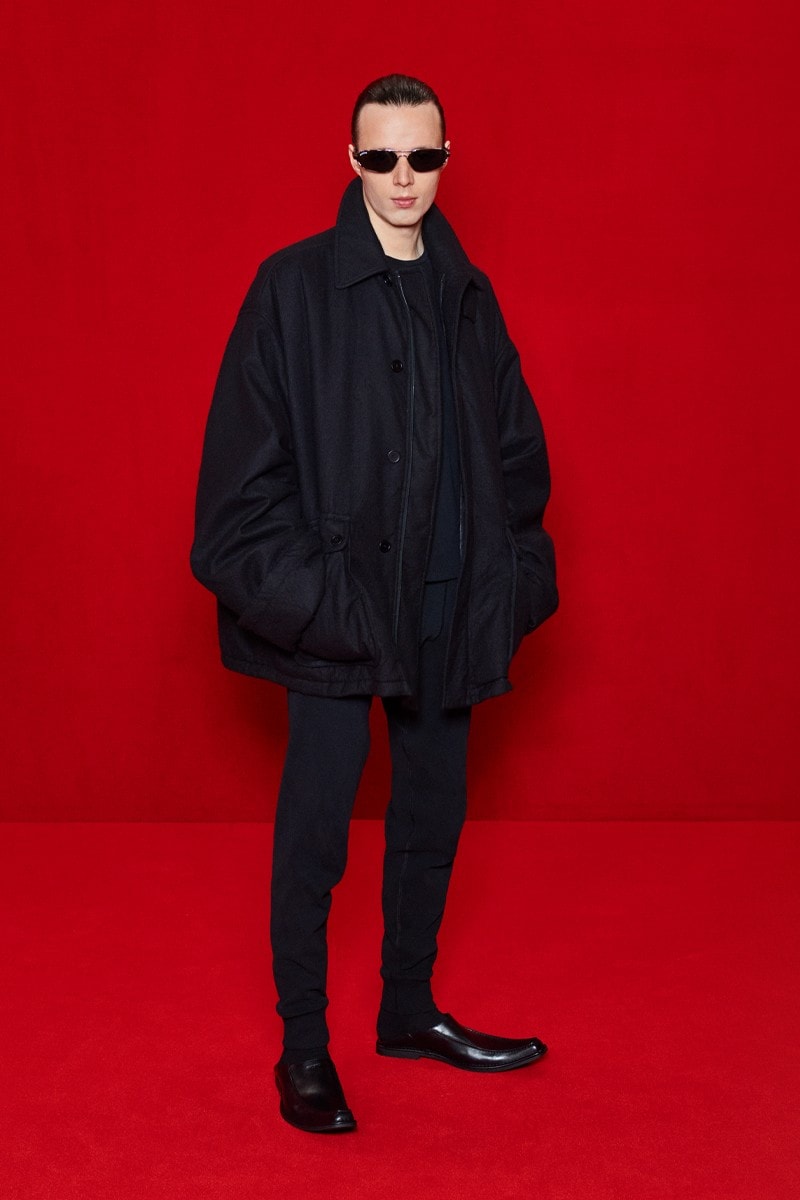 「模糊化」的街頭正裝｜Balenciaga 2022 春夏系列正式登場