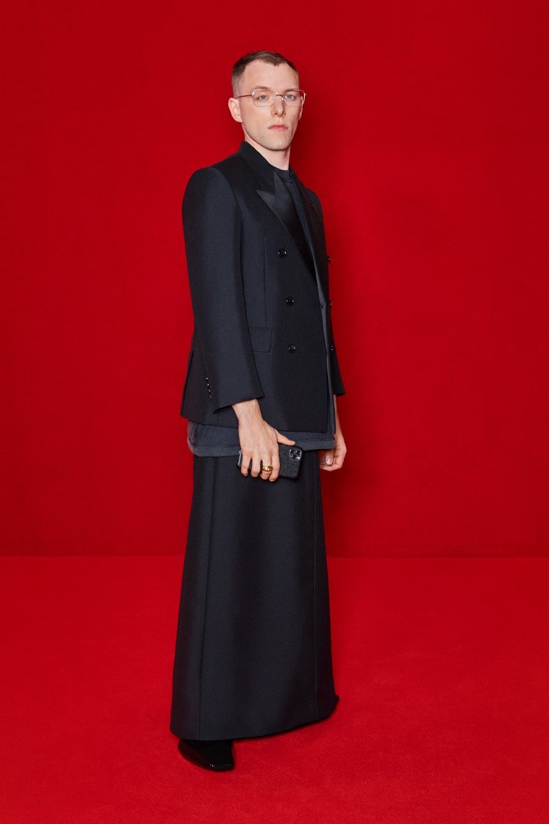 「模糊化」的街頭正裝｜Balenciaga 2022 春夏系列正式登場