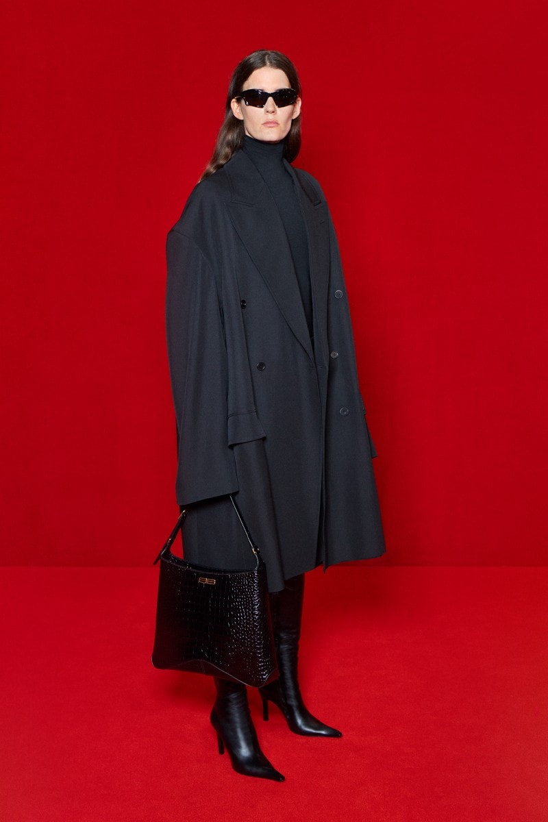 「模糊化」的街頭正裝｜Balenciaga 2022 春夏系列正式登場