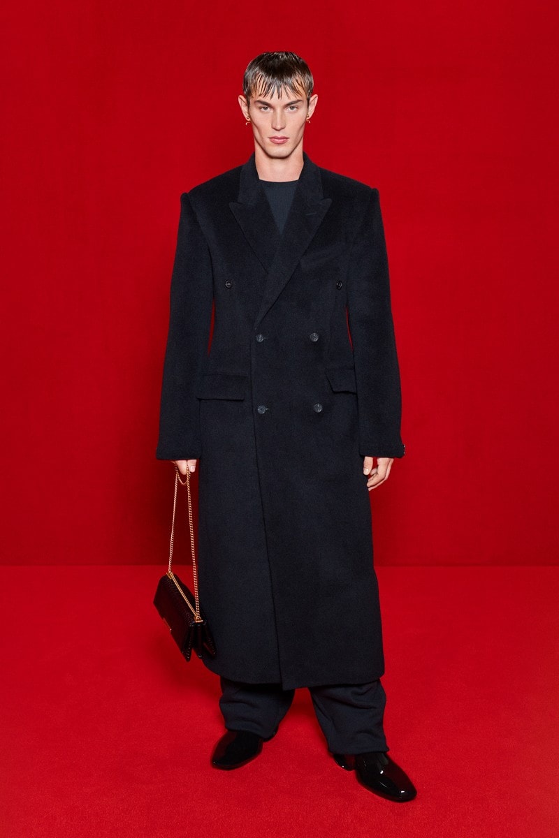 「模糊化」的街頭正裝｜Balenciaga 2022 春夏系列正式登場