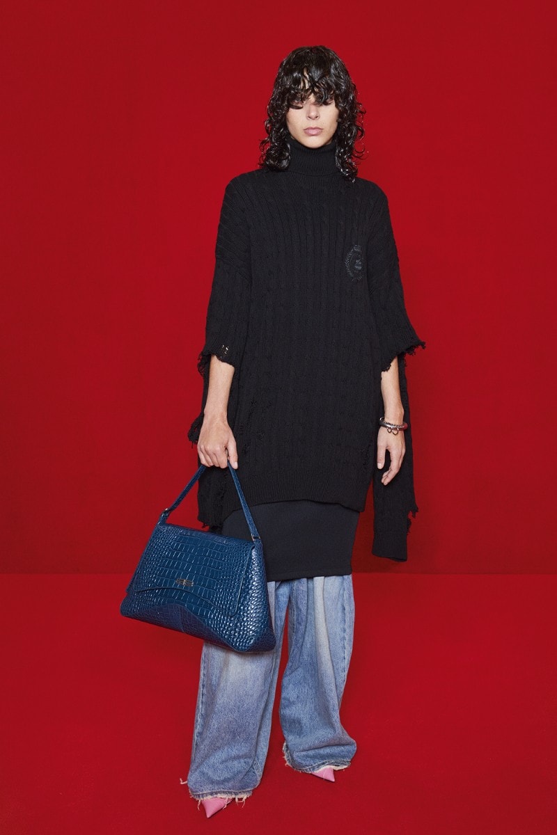 「模糊化」的街頭正裝｜Balenciaga 2022 春夏系列正式登場