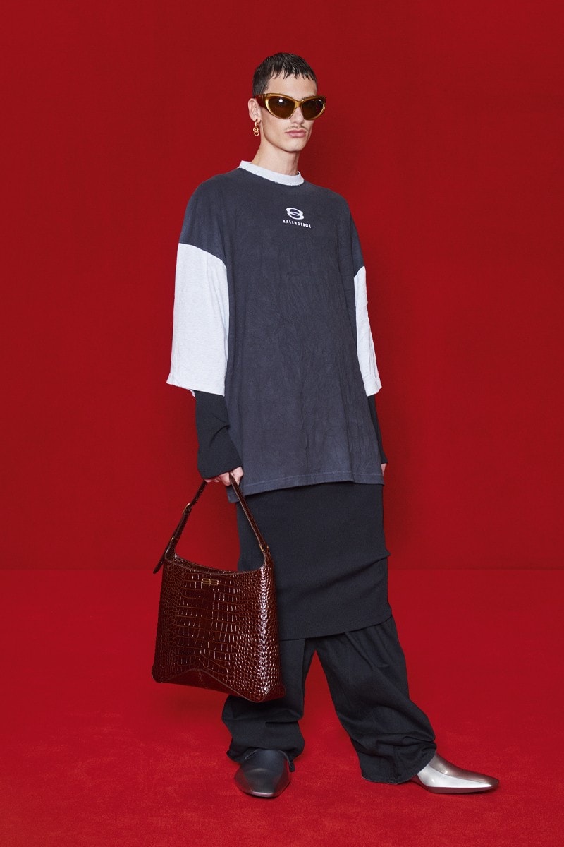 「模糊化」的街頭正裝｜Balenciaga 2022 春夏系列正式登場