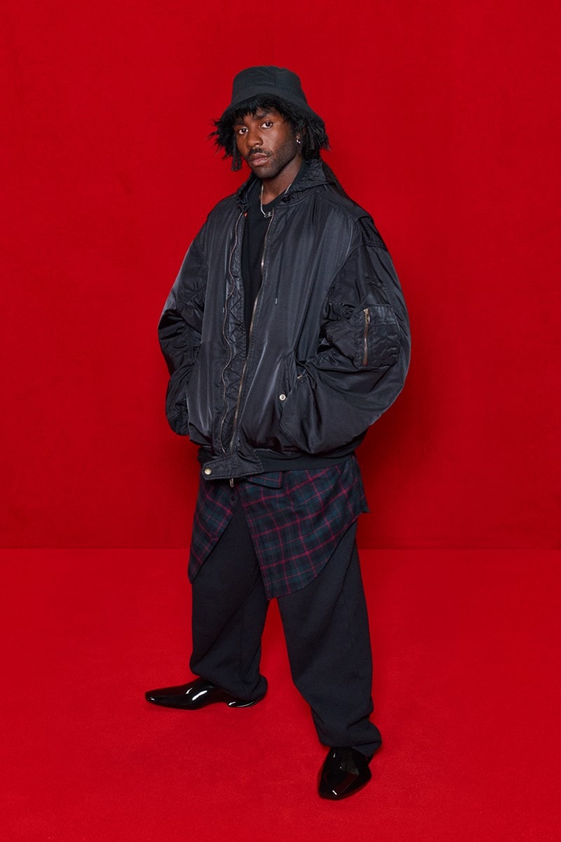 「模糊化」的街頭正裝｜Balenciaga 2022 春夏系列正式登場