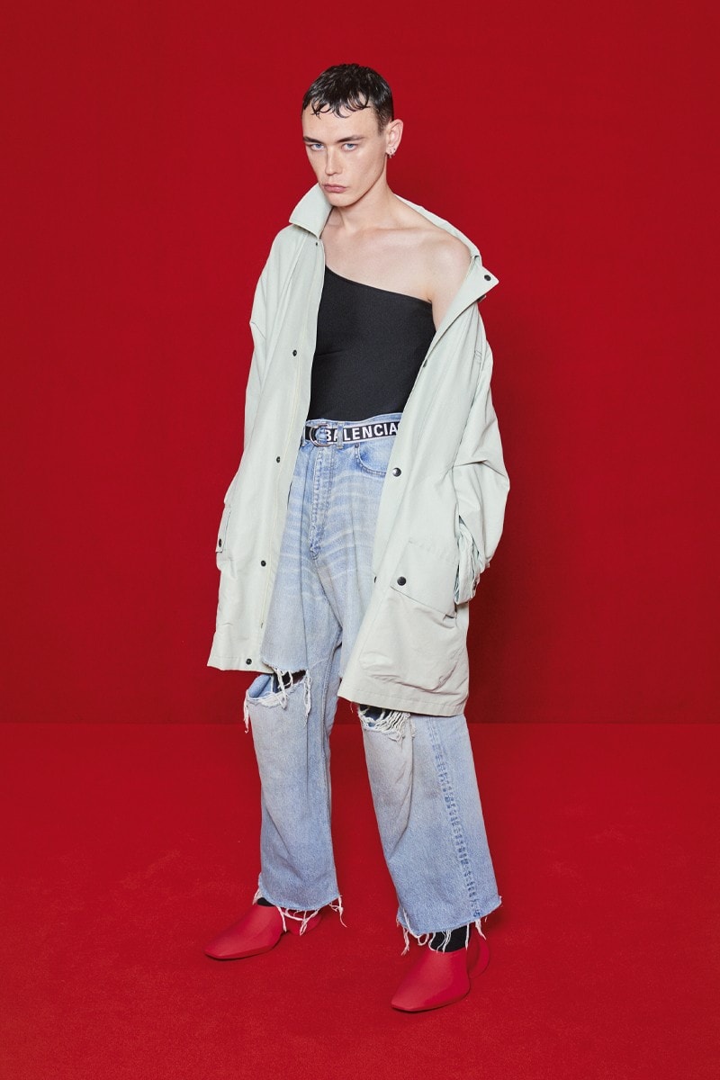 「模糊化」的街頭正裝｜Balenciaga 2022 春夏系列正式登場