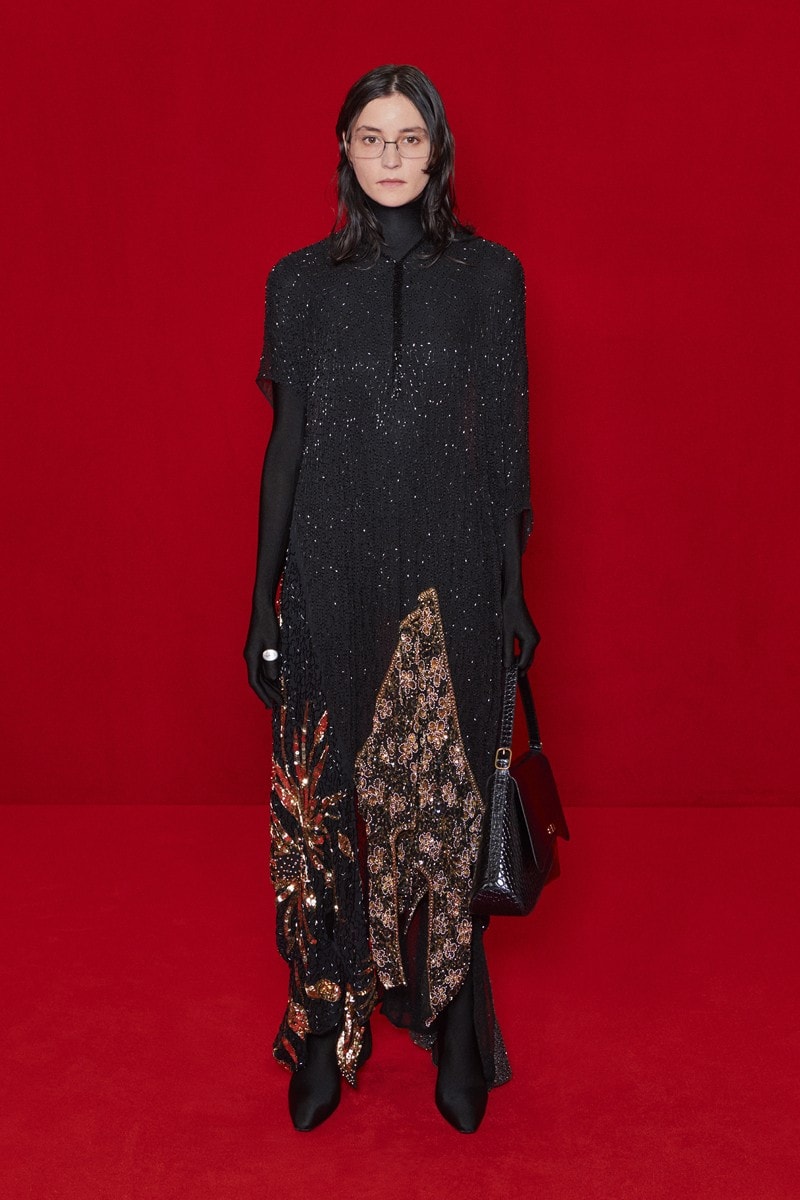 「模糊化」的街頭正裝｜Balenciaga 2022 春夏系列正式登場