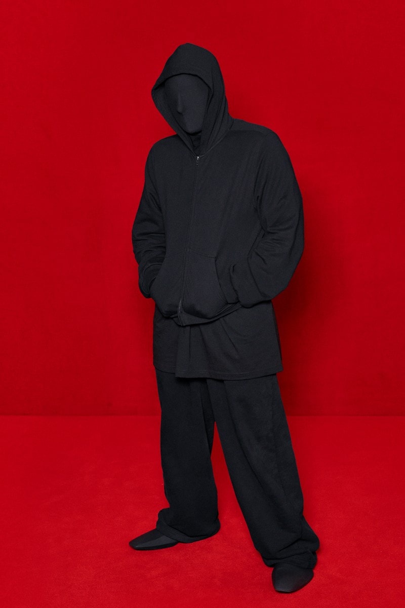「模糊化」的街頭正裝｜Balenciaga 2022 春夏系列正式登場