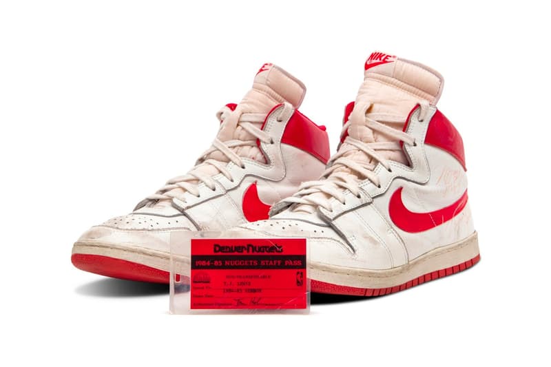 Michael Jordan 親筆簽名戰靴 Nike Air Ship 以天價美金成交