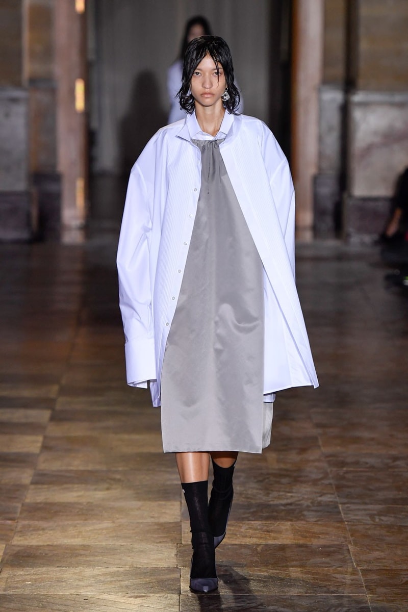 Raf Simons 2022 春夏系列大秀正式登場
