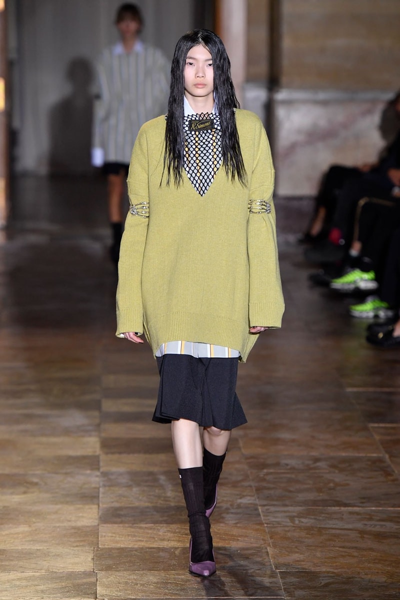 Raf Simons 2022 春夏系列大秀正式登場