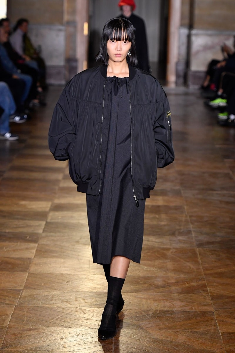Raf Simons 2022 春夏系列大秀正式登場