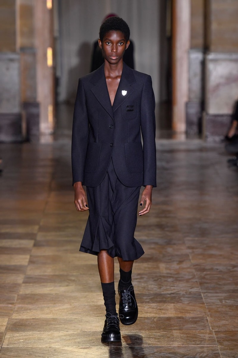 Raf Simons 2022 春夏系列大秀正式登場