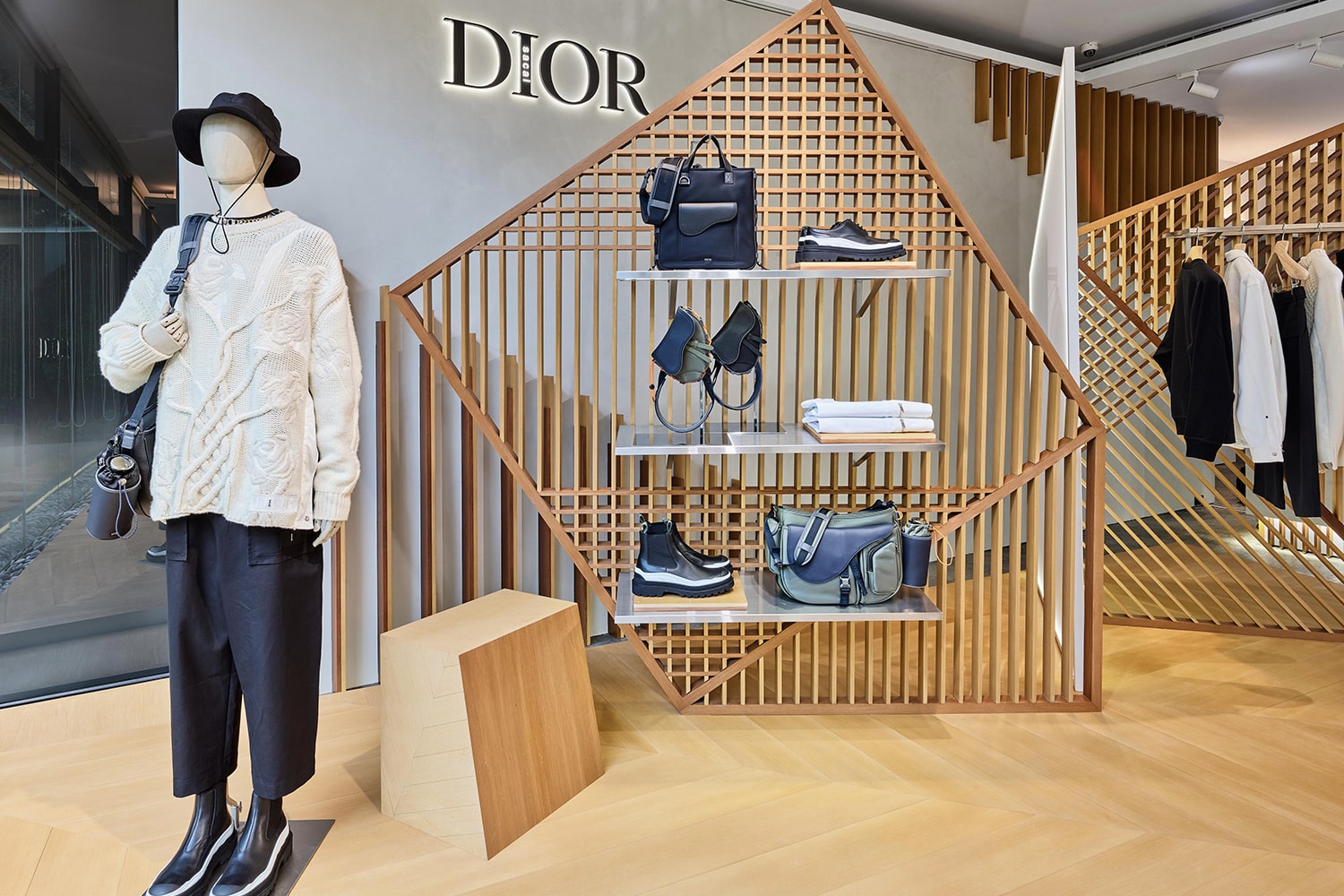 Dior and sacai 男裝期間限定店鋪正式登陸台中