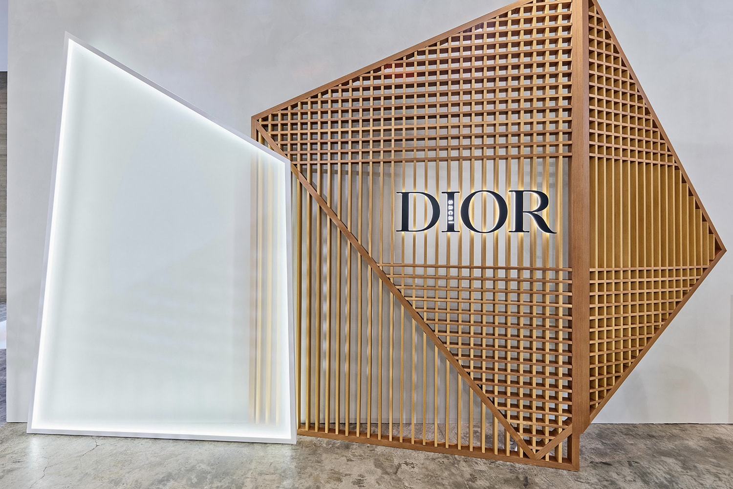 Dior and sacai 男裝期間限定店鋪正式登陸台中