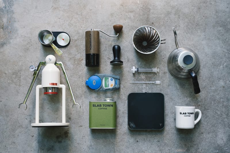 Essentials: SLAB TOWN 主理人 SEVEN 衝煮咖啡的必備器具