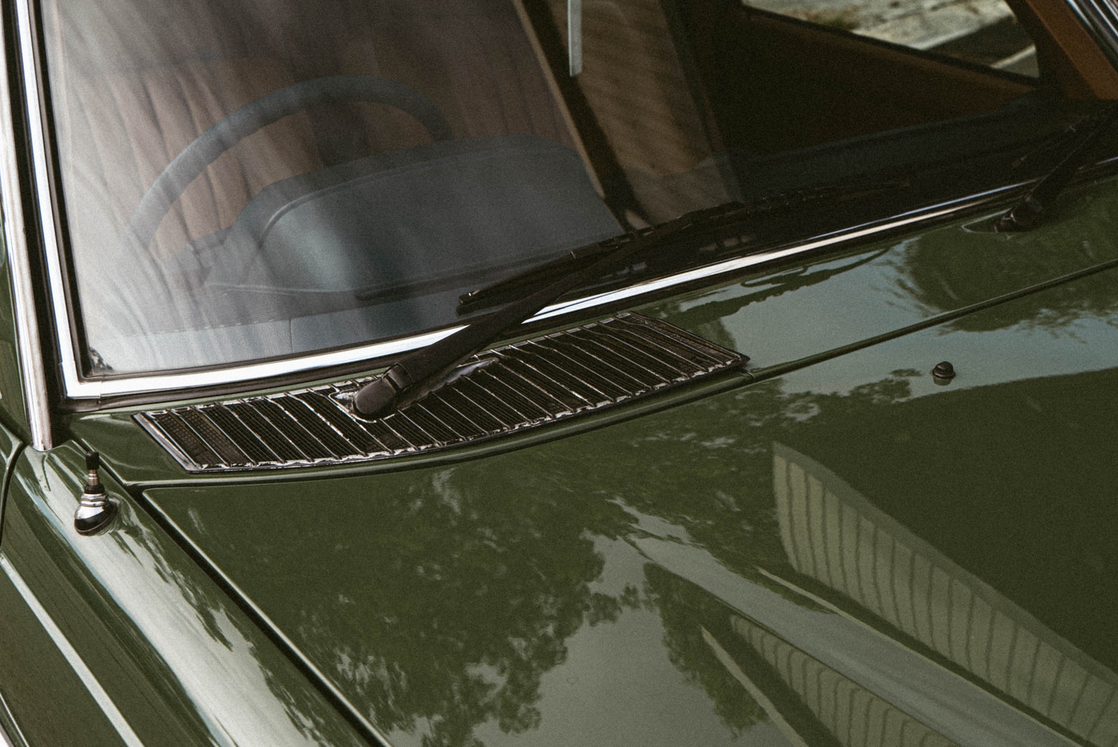 Drivers Hoax 店長分享愛驅1979 年mercedes Benz 旅行車 Hypebeast Drivers Hoax 店長分享愛驅1979 年mercedes Benz 旅行車 Hypebeast