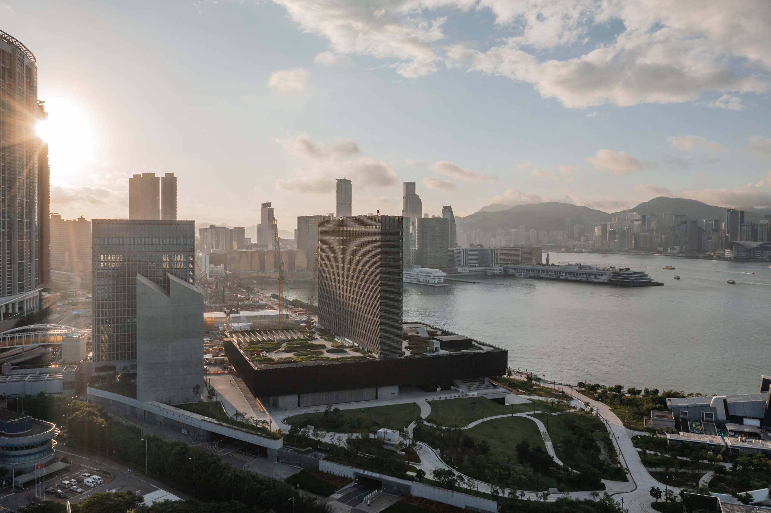 香港當代視覺文化博物館 M+ 正式開幕