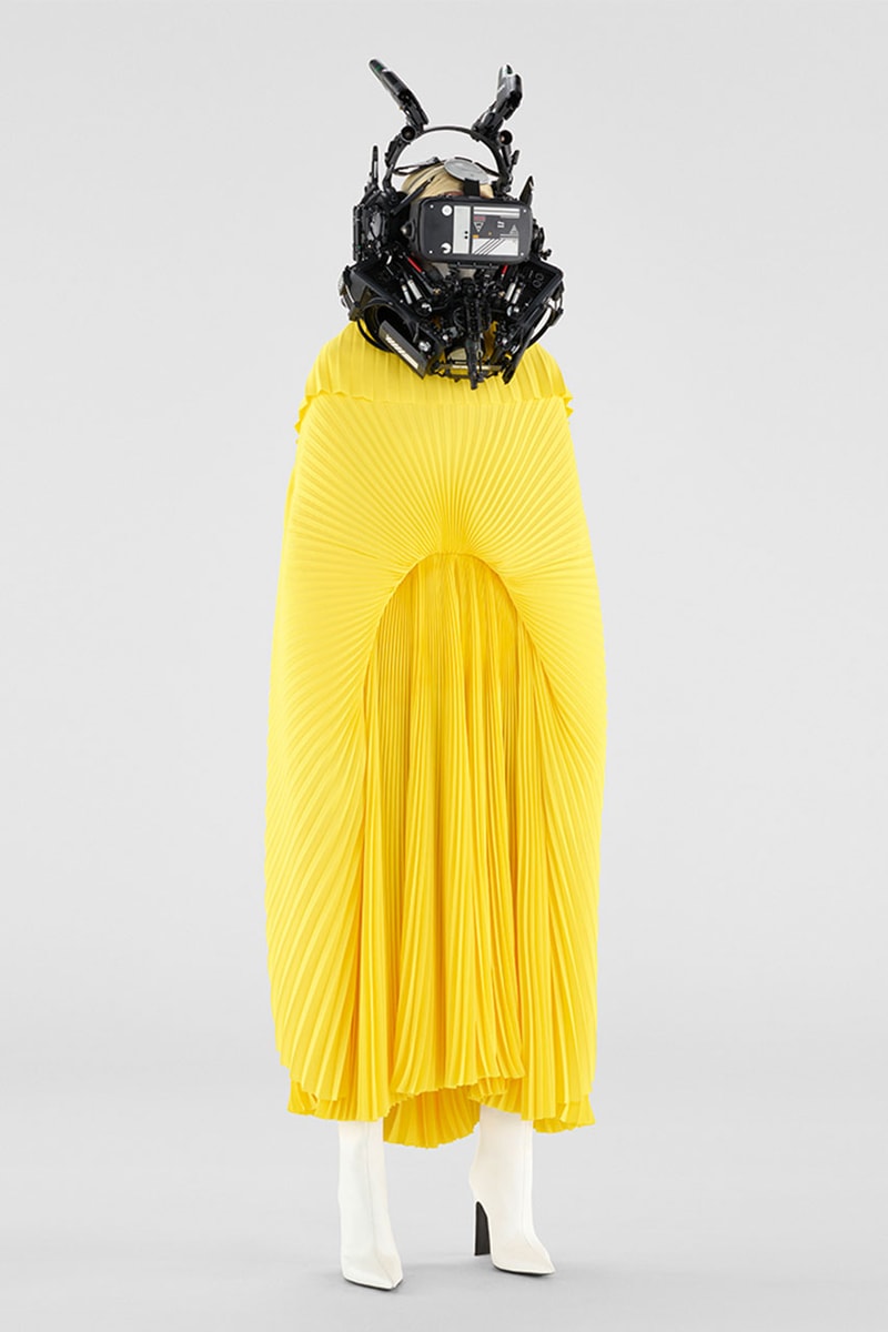 日本模型藝術家池內啟人打造專屬面罩正式登陸 Balenciaga 青山店展出