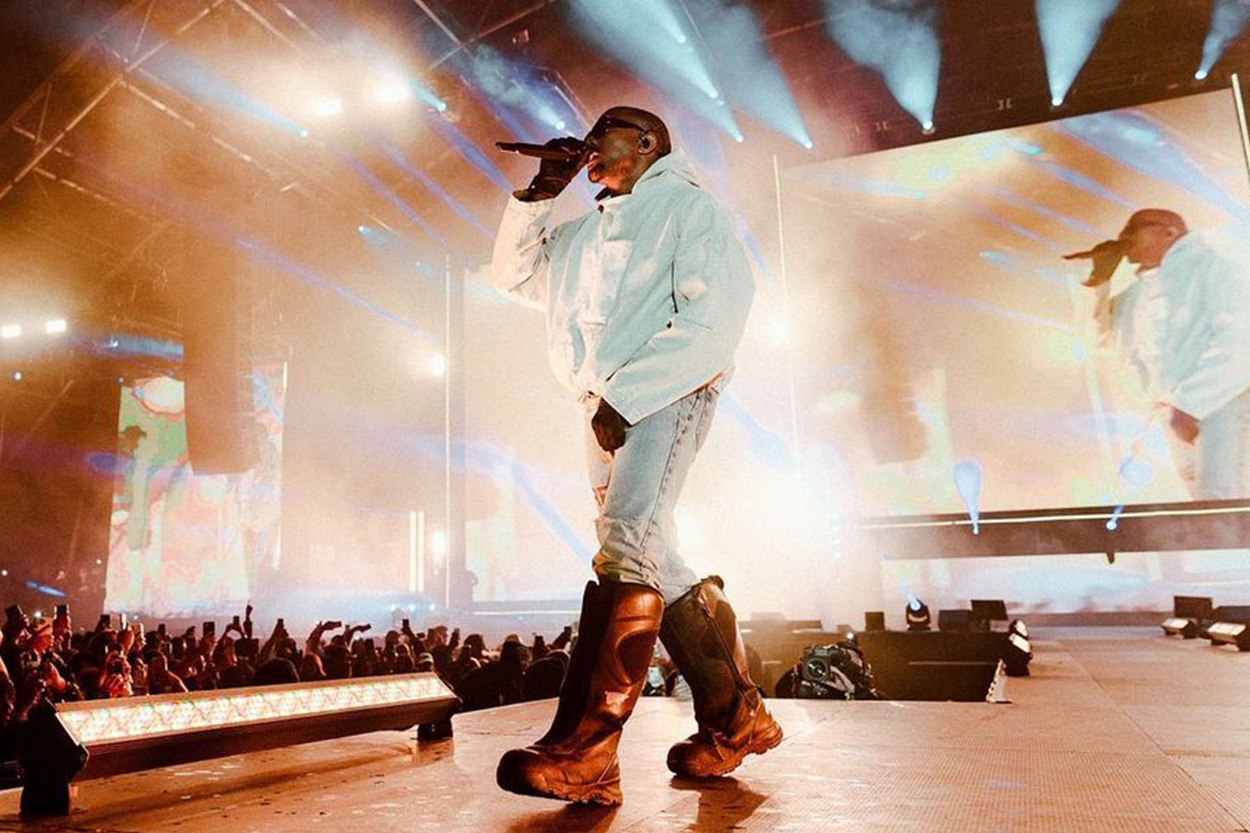 Kanye West 疑似率先著用 YEEZY Gap 最新單品