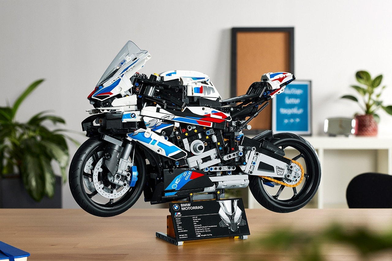 LEGO Technic 實體化 BMW Motorrad M 1000 RR 積木模型