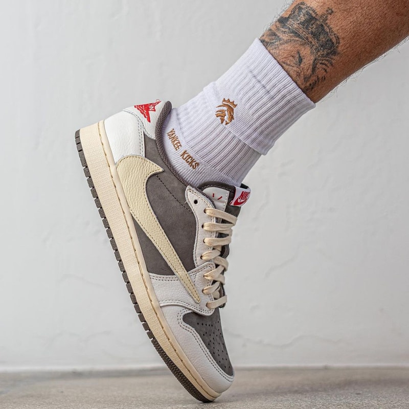 Travis Scott x Air Jordan 1 Low 最新聯乘配色「Reverse Mocha」上腳圖輯