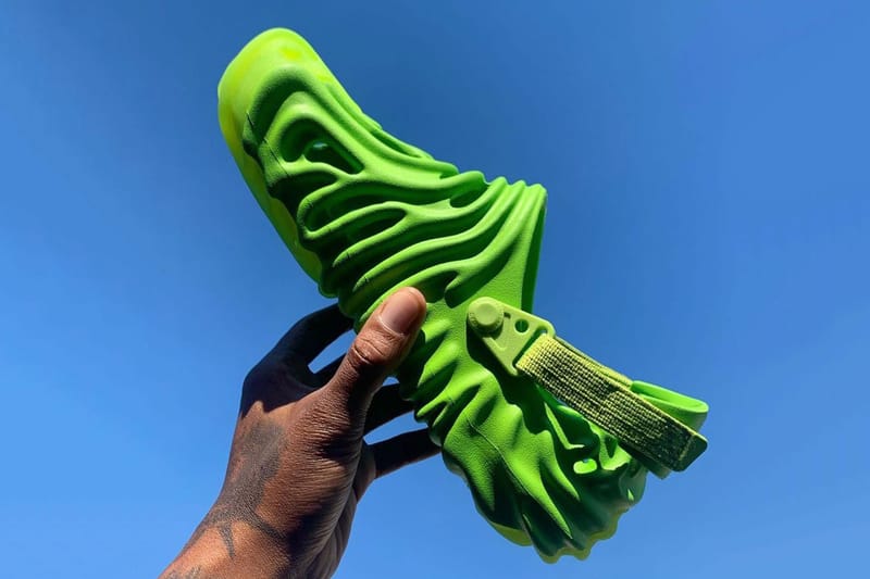 Salehe Bembury 率先曝光 Crocs Pollex Clog 最新配色「Crocodile」