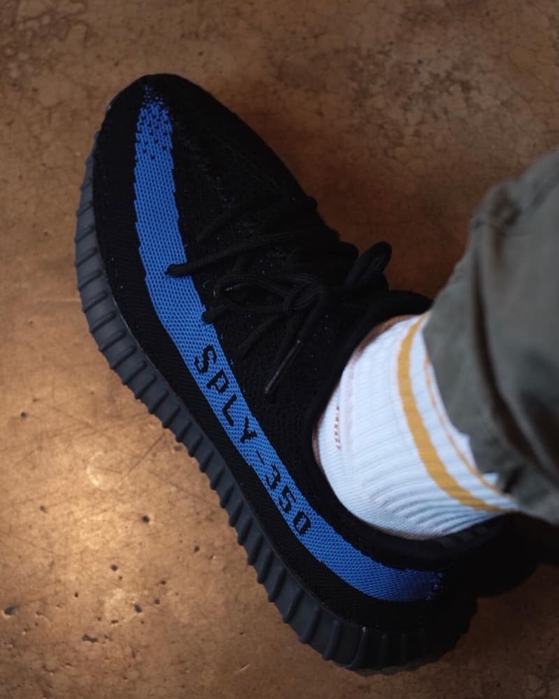 再次近賞 YEEZY BOOST 350 V2 最新配色「Dazzling Blue」清晰圖輯