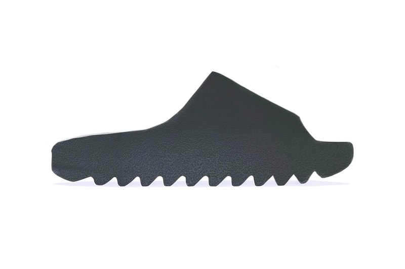 adidas 人氣拖鞋 YEEZY SLIDE 最新配色「Onyx」發售日期率先曝光