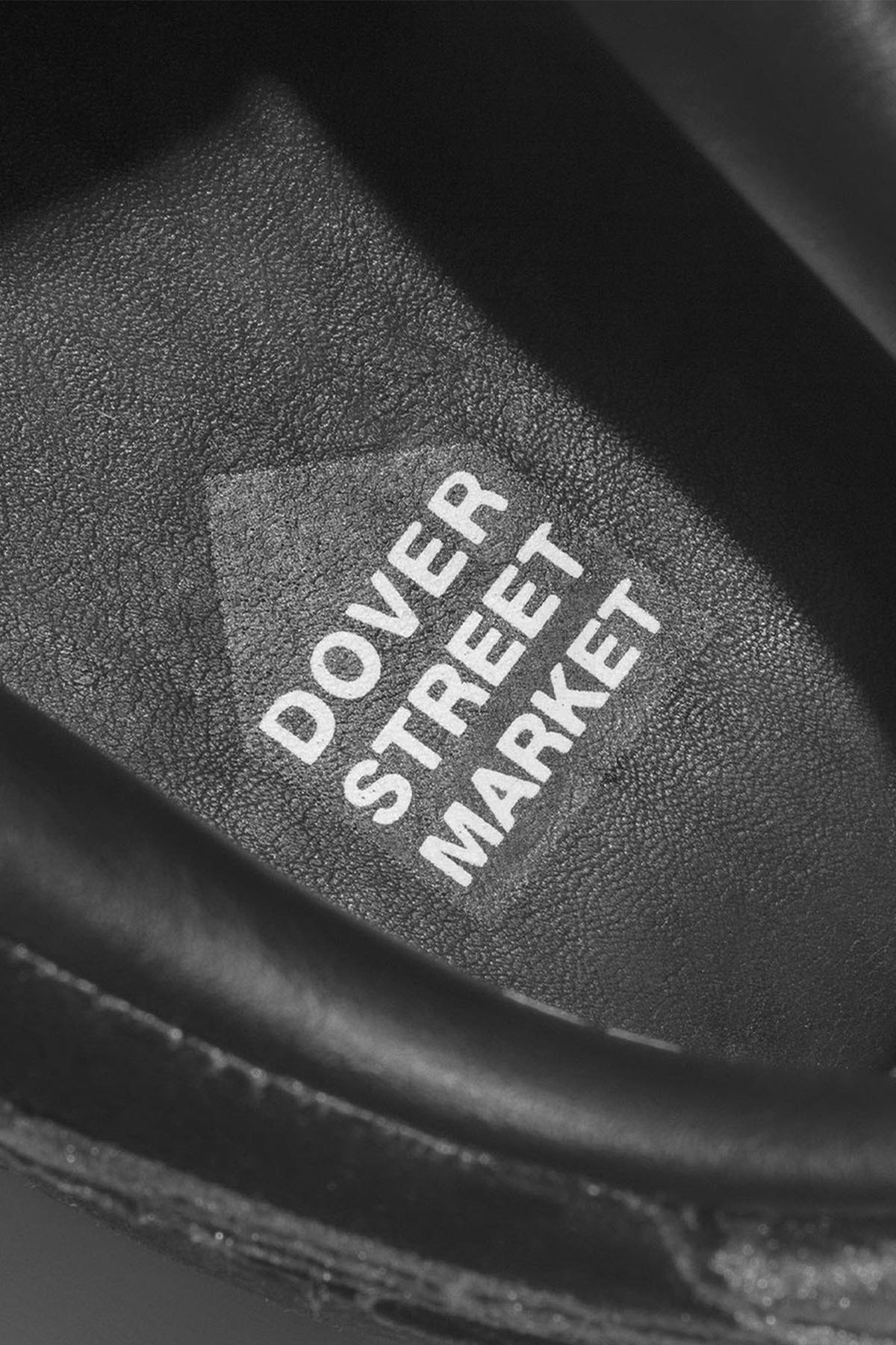 Dover Street Market x Nike Dunk Low Velvet 最新聯乘鞋款發售資訊正式公開