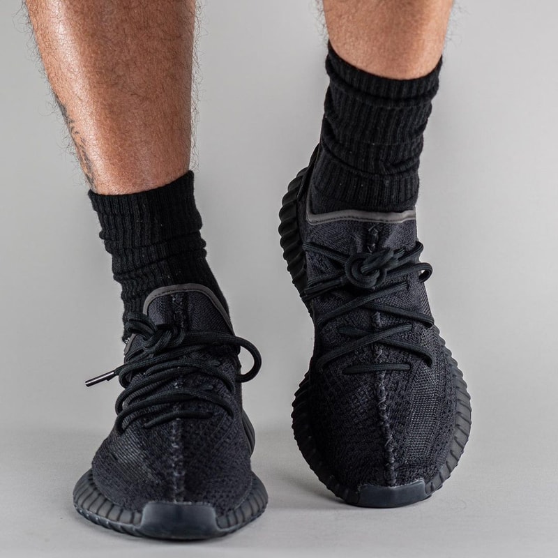 率先近賞 YEEZY BOOST 350 V2 全新配色「Onyx」上腳圖輯