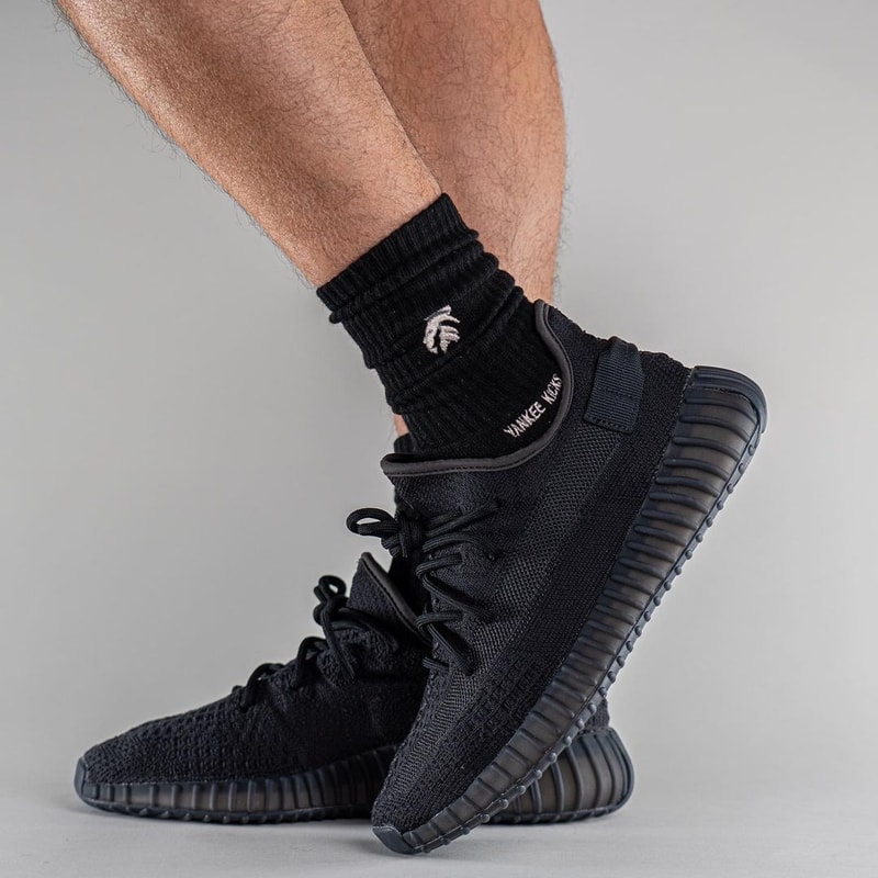 率先近賞 YEEZY BOOST 350 V2 全新配色「Onyx」上腳圖輯