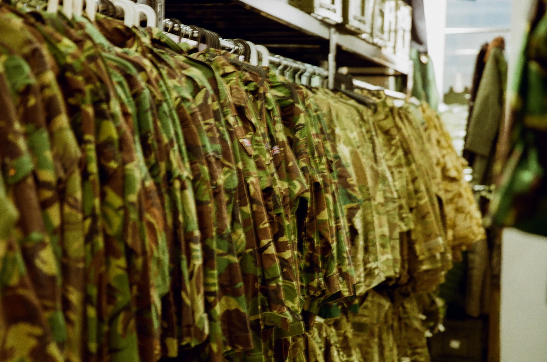 Essay:美軍服穿膩了?聽聽倫敦、香港專家談英軍服潮流