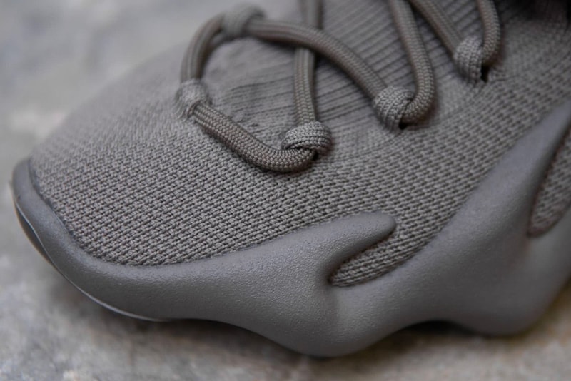 率先上腳 adidas Originals YEEZY 450 最新配色「Cinder」