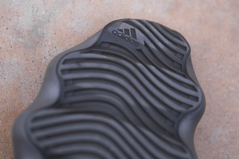 率先上腳 adidas Originals YEEZY 450 最新配色「Cinder」