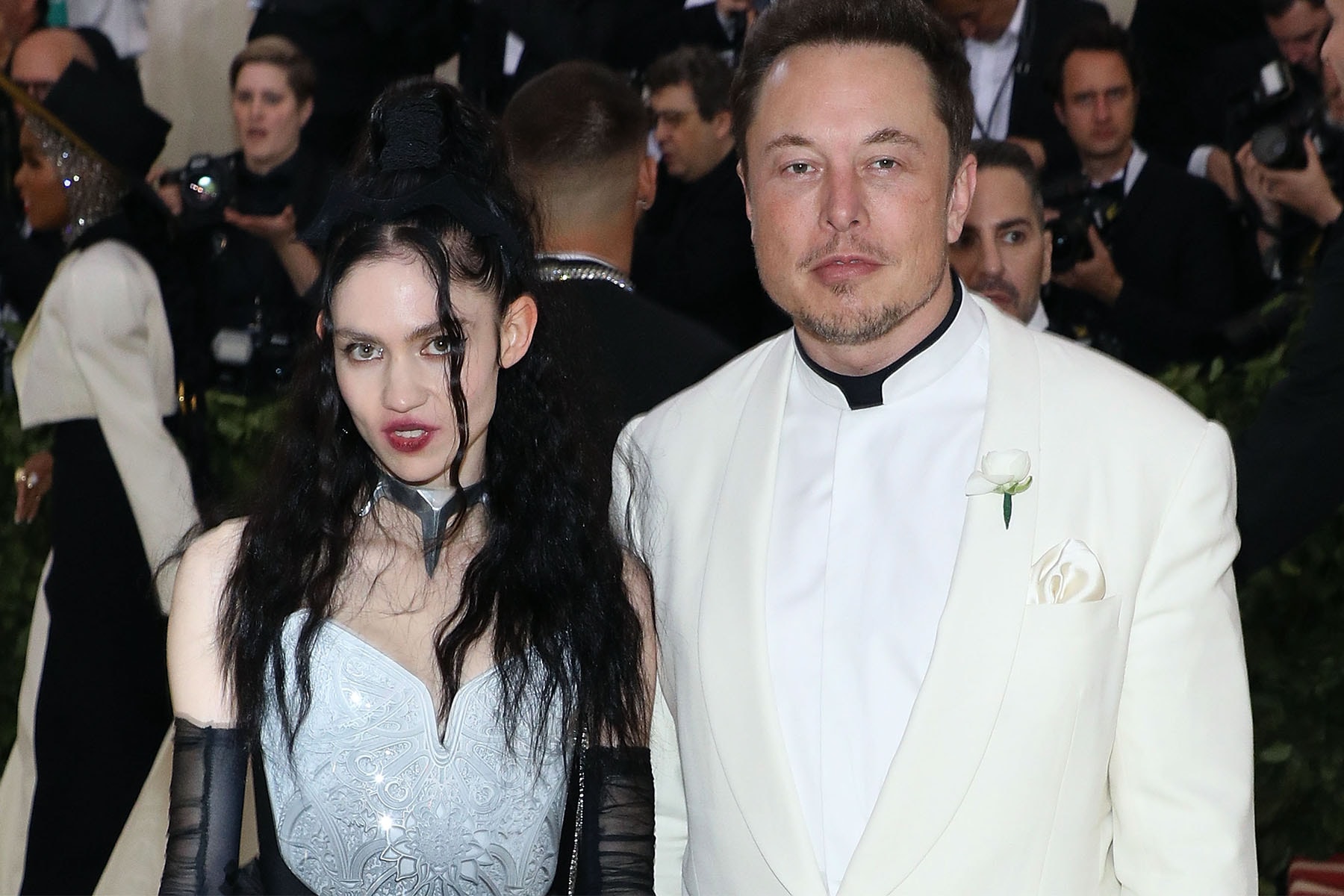 Elon Musk 與 Grimes 再迎來女兒，取名為「Exa Dark Sideræl」
