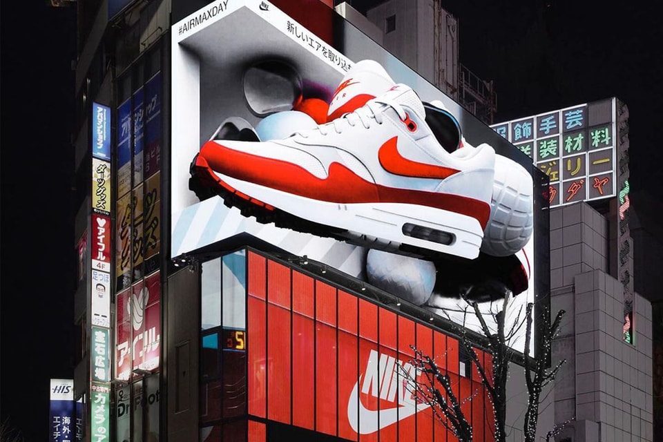 日本新宿街頭驚見超巨大Nike Air Max 3D 廣告牆| HYPEBEAST