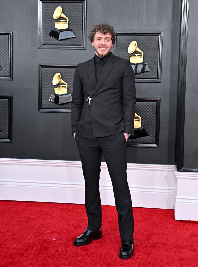 一覽眾星於 2022 GRAMMY Awards 葛萊美獎紅毯穿搭造型